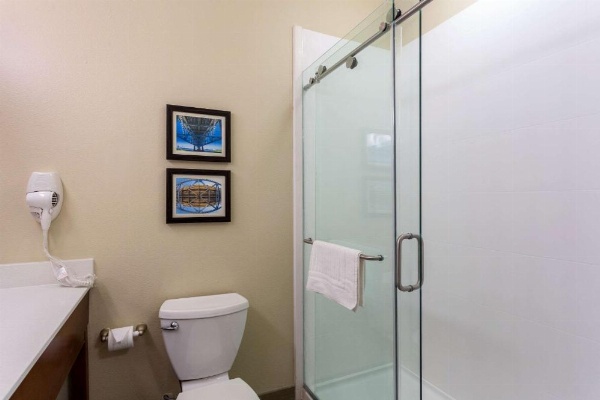 Comfort Inn & Suites Airport image 21