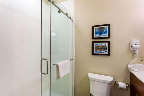 Comfort Inn & Suites Airport image 24